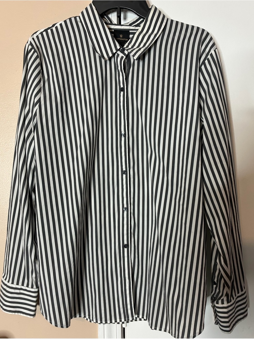 Worthington Gray & White Vertical Stripe Button-Front Shirt